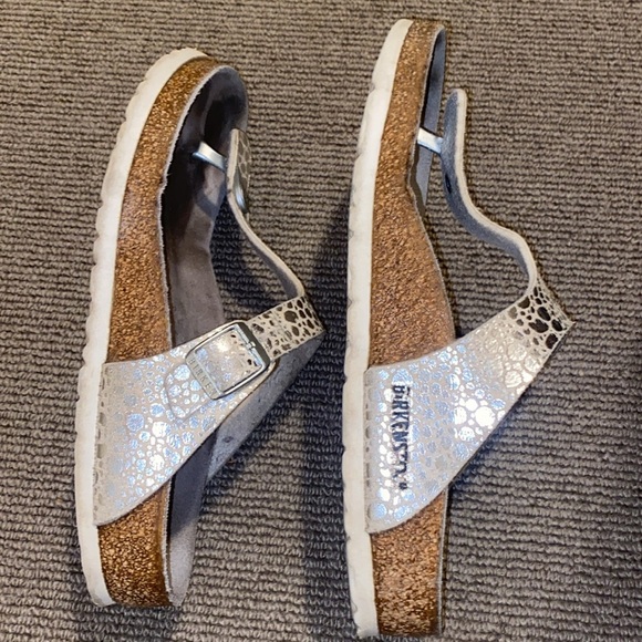 Birkenstock Gizah sz 38. Silver animal print, white soles - Picture 4 of 5